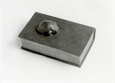 Lebensbuch (Bronze, 11 x 18 cm, 1993)